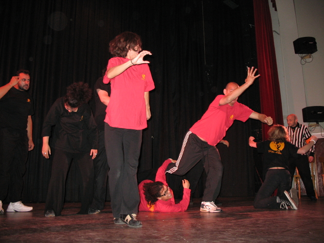 Les Traits d&rsquo;Union mouillent le maillot pour les sortants de prison