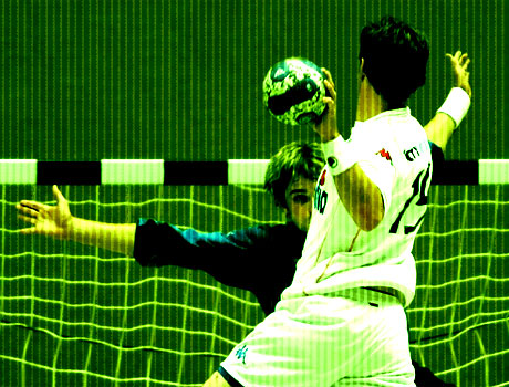 Le hand prend la main