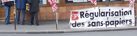 Ministère de la régularisation des sans-papiers : 13 ans après Saint Bernard , les sans-papiers sont encore là !