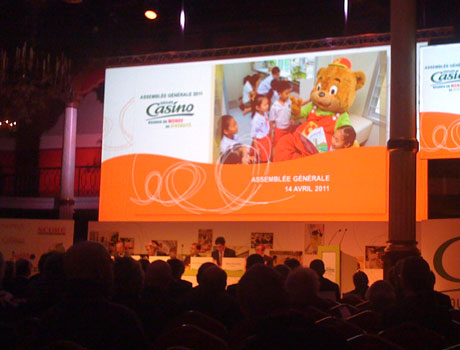 Le PDG de Casino refuse de jouer cartes sur table