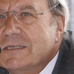 Double casquette et triple A