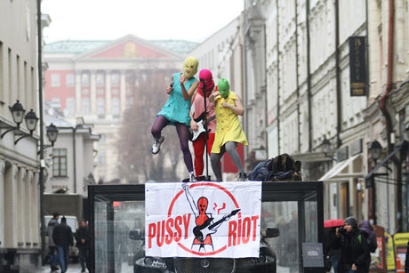 A Moscou, les Pussy Riot tricotent des performances
