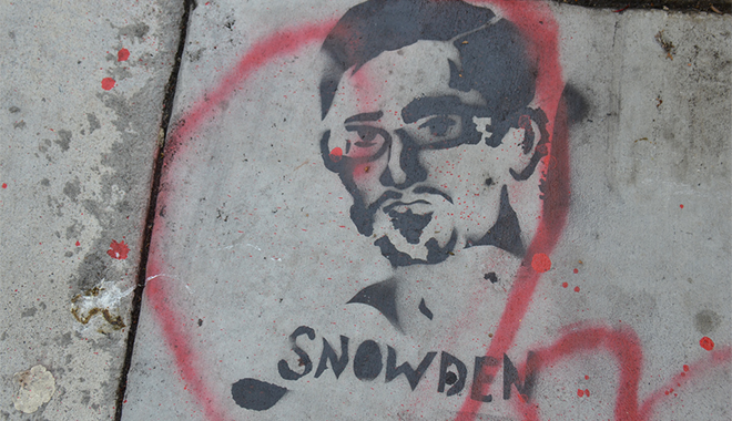 Affaire Snowden, la diplomatie de la serpillière