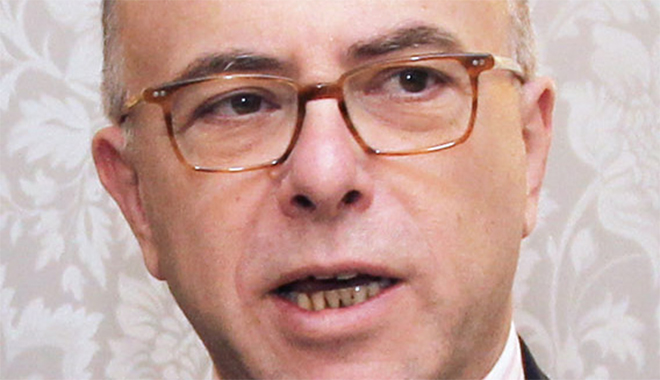 Bernard Cazeneuve réinvente la théorie économique