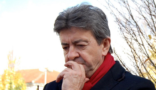 Jean-Luc Mélenchon prend du champ