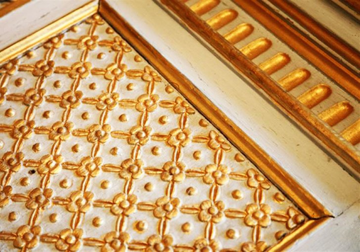 Dorures et palissandre, les rançons du pouvoir