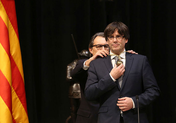 L’ambiguïté de Carles Puigdemont divise les indépendantistes catalans