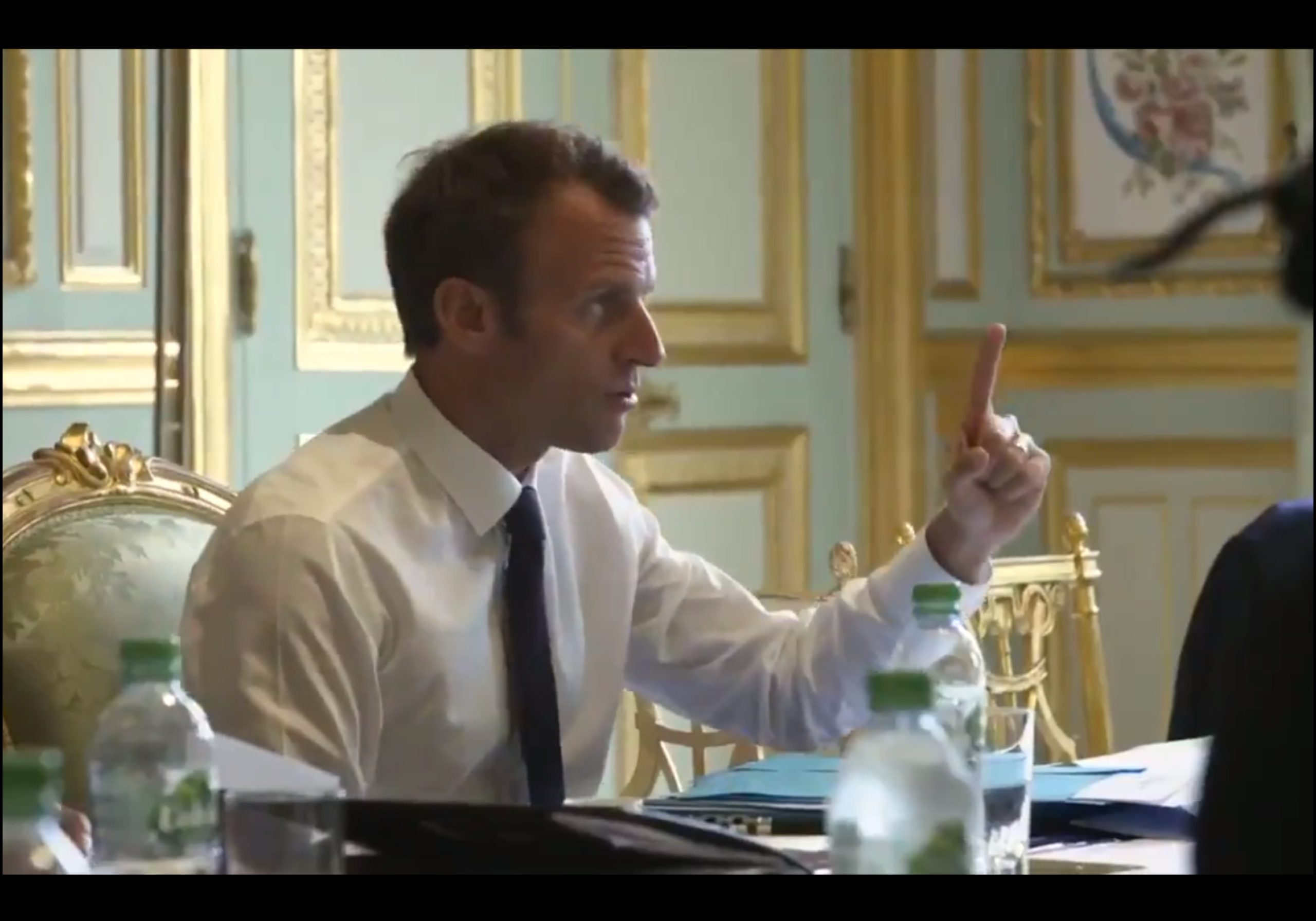 Salauds de pauvres : la complainte de l’homme blanc présidentiel