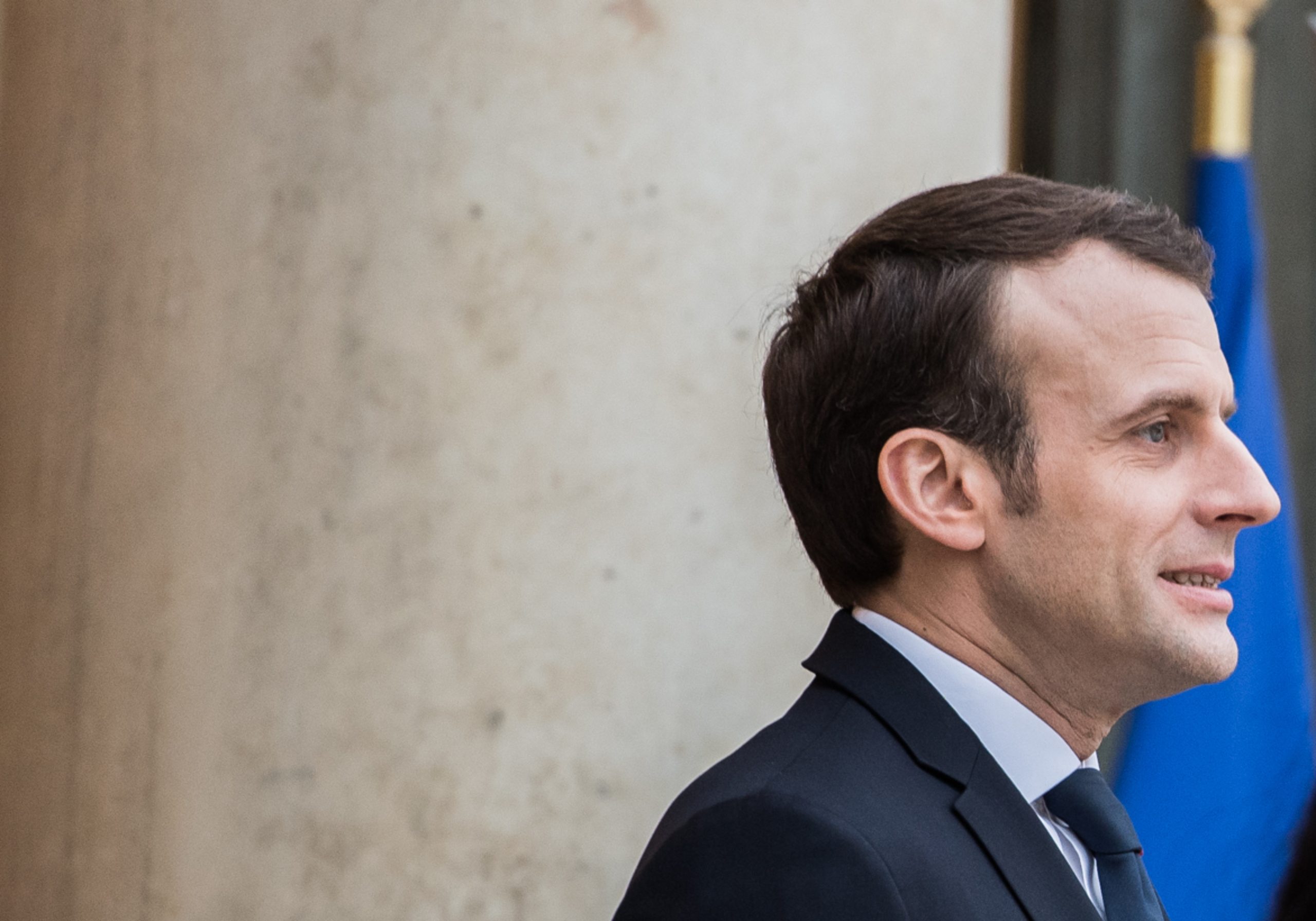 Macron, nouveau packaging et vieilles recettes