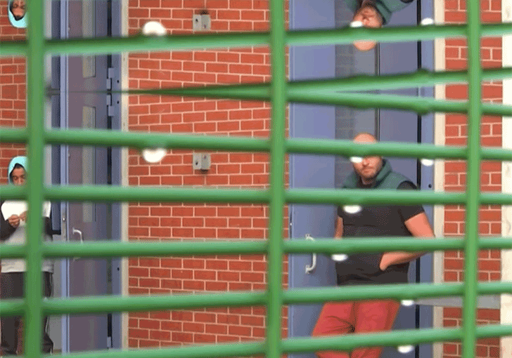 Révolte au centre de rétention du Mesnil-Amelot