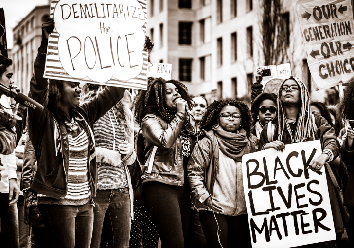 « Un pouvoir autoritaire mise sur le sentiment d’impuissance des  citoyens »